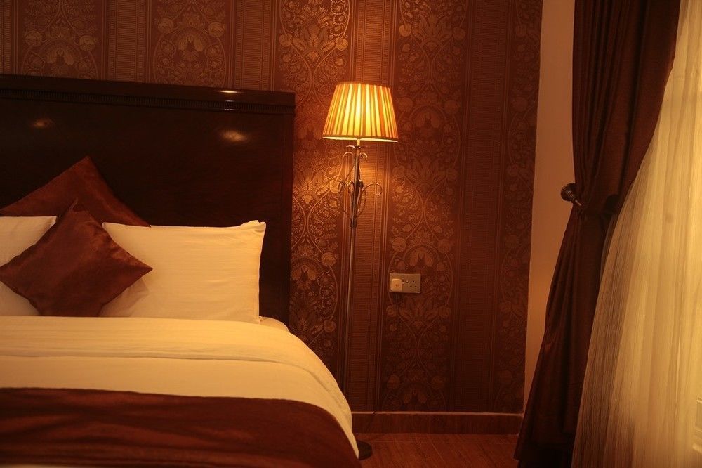 Fryburg Suites Aliayabiagba 외부 사진