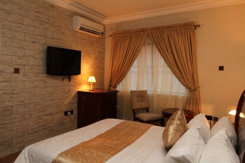 Fryburg Suites Aliayabiagba 외부 사진