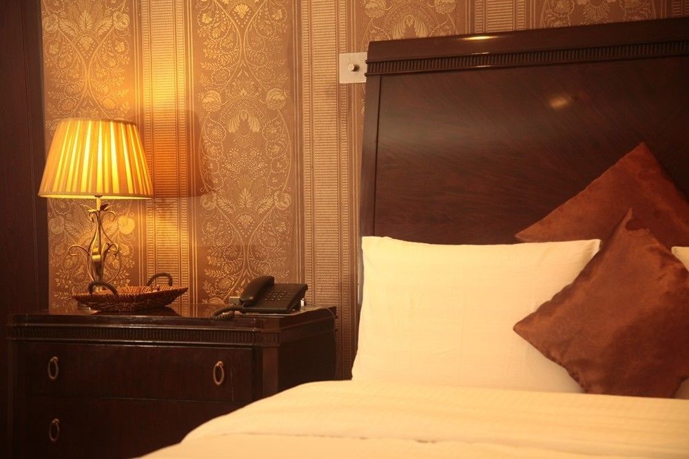 Fryburg Suites Aliayabiagba 외부 사진