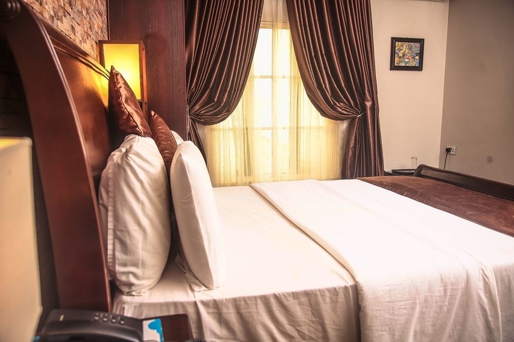 Fryburg Suites Aliayabiagba 외부 사진