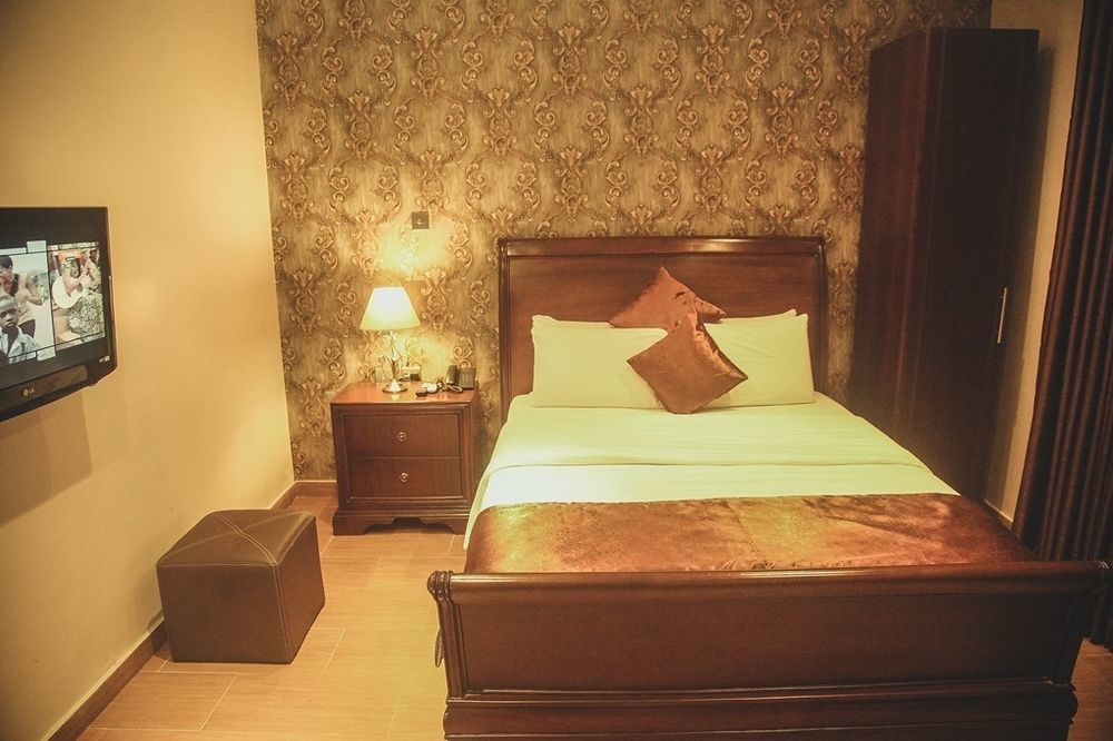 Fryburg Suites Aliayabiagba 외부 사진