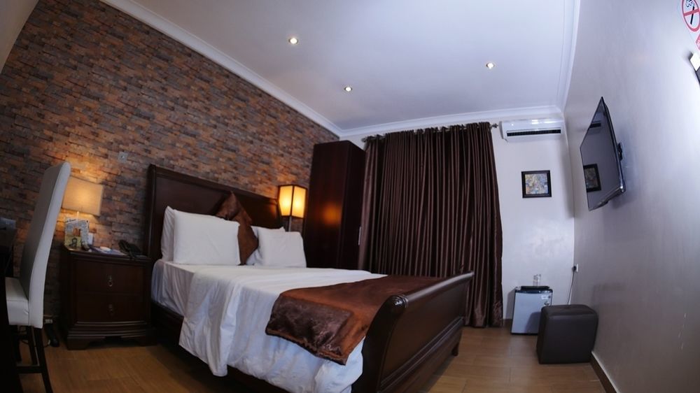 Fryburg Suites Aliayabiagba 외부 사진