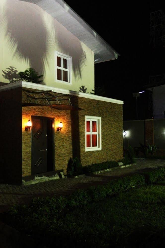 Fryburg Suites Aliayabiagba 외부 사진
