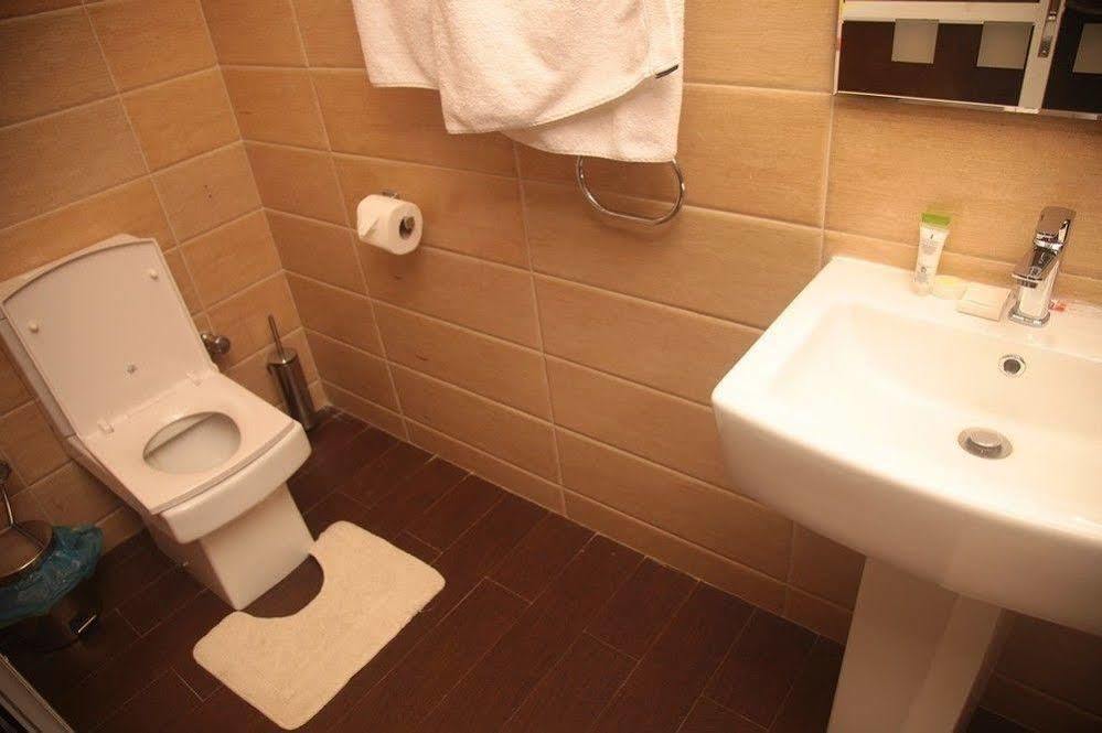 Fryburg Suites Aliayabiagba 외부 사진